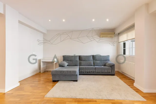 Comprar piso reformado con garaje junto a Plaza Xúquer — 15