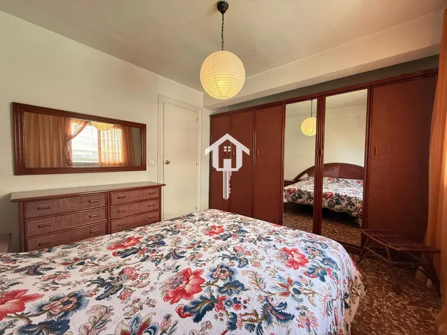 Piso en venta en Alicante. 85m2, 3 habitaciones, 1 baño con bañera, tercera planta con ascensor. zona de campoamor — 27