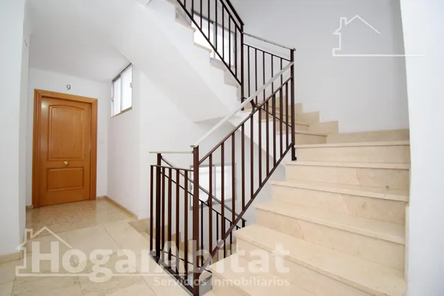 PRECIOSO ÁTICO REFORMADO Y TOTALMENTE EXTERIOR Y CON VISTAS AL PUERTO — 47