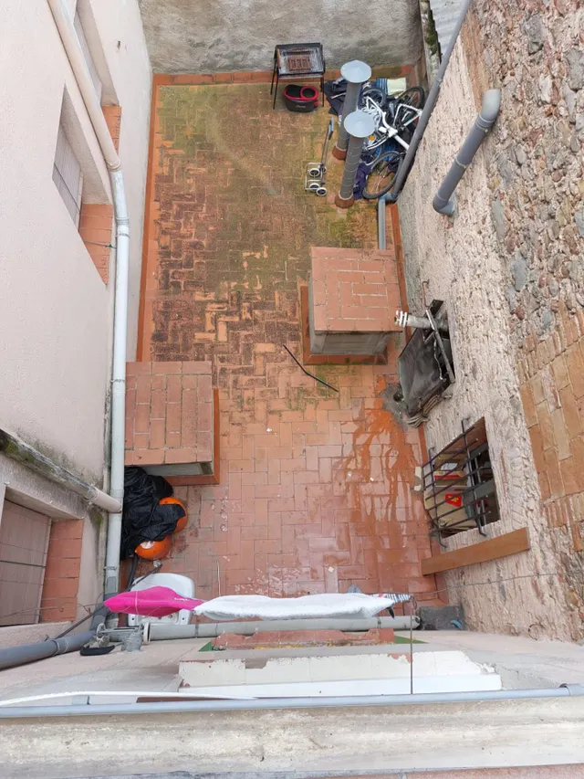 CASA PARA ENTRAR A VIVIR EN EL CENTRO DEL PUEBLO — 33