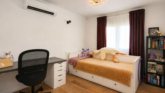 Casa reformada de 5 dormitorios con piscina privada, gran terraza y placas solares en Los Balcones — 30