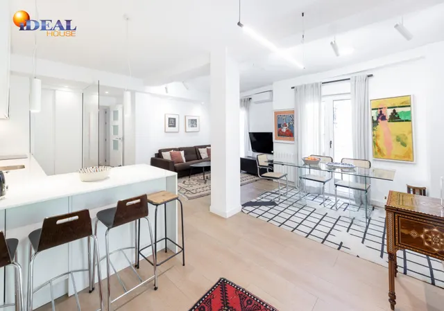 *  EXCLUSIVA VIVIENDA REFORMADA EN PLAZA MARIANA PINEDA — 8