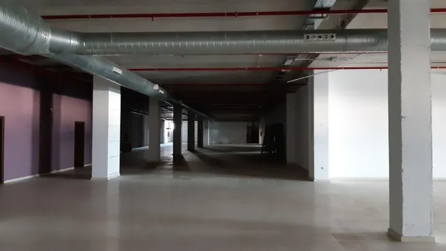 NAVE EN VENTA EN EL PTL VALLADARES (VIGO) — 29