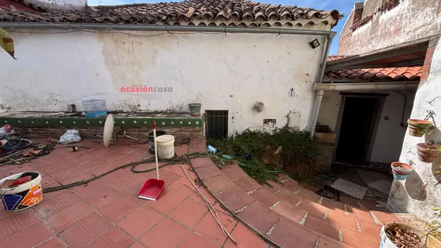 CASA CON PATIO Y TERRAZA A LA VENTA — 6