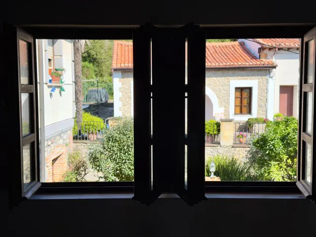 CASA CON JARDIN EN LIANDRES — 32
