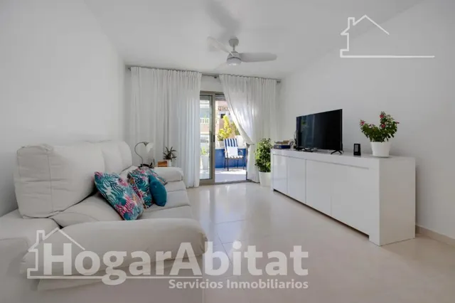 PRECIOSO ÁTICO CON DOS TERRAZAS, GARAJE Y PISCINA JUNTO AL MAR — 22