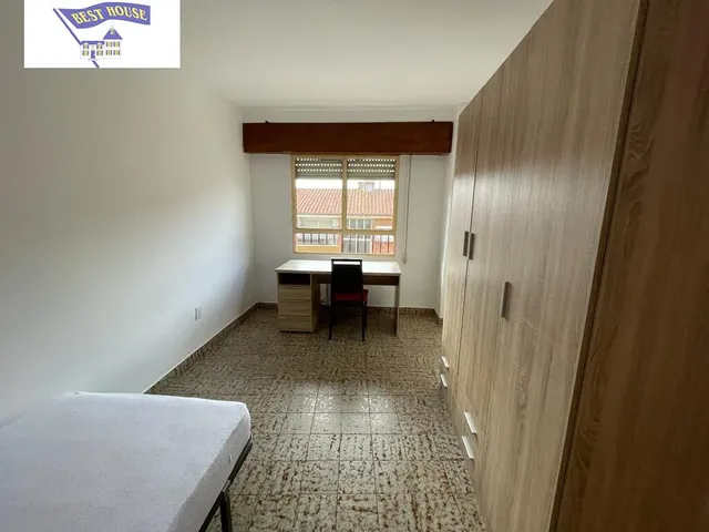 habitaciones EN PISO PARA ESTUDIANTES ZONA HOSPITAL — 6