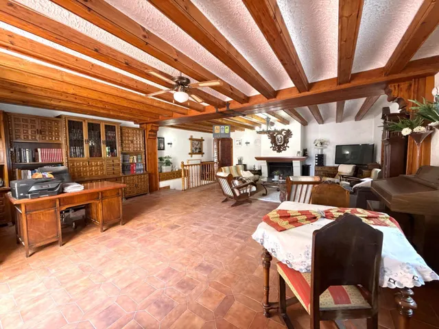 FINCA EXCLUSIVA CON GRAN POTENCIAL EN ELDA — 9
