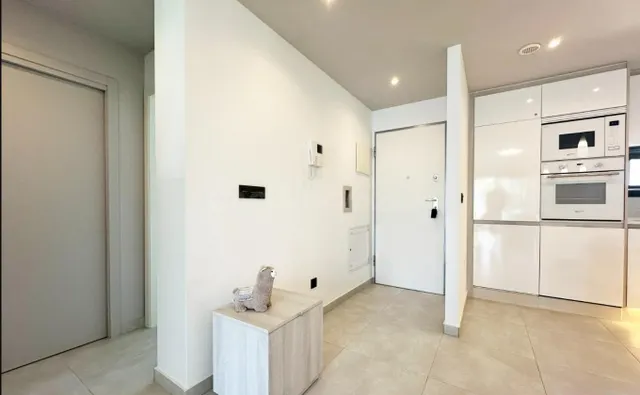 Se vende ático de 2 dormitorios en la primera planta con solárium privado en Oasis Beach XII, El Raso, Guardamar del Segura — 42