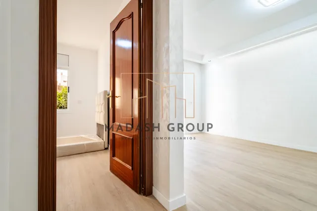 Exclusiva vivienda de 4 dormitorios, totalmente reformada, a 550m del puerto y la playa de Cambrils. — 22