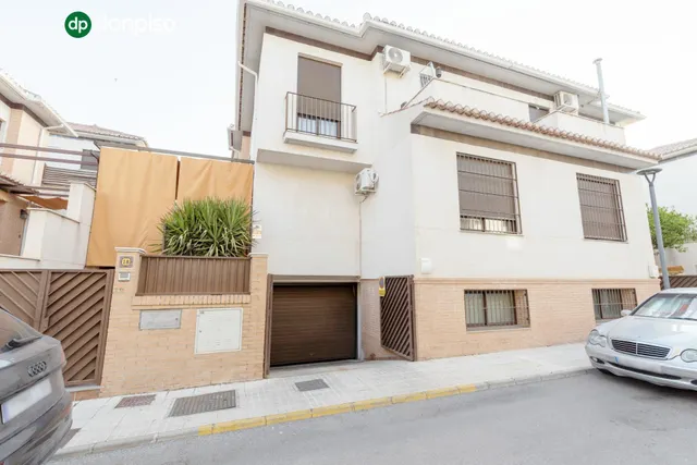 Pareada en Urbanización La Joya — 34