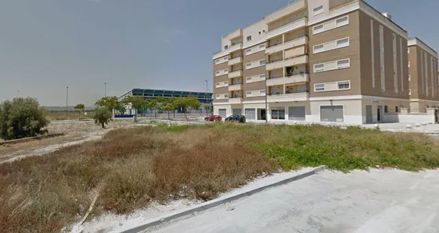 SE VENDE TERRENO EN MUY BUENA ZONA DE MONFORTE URBANO — 2