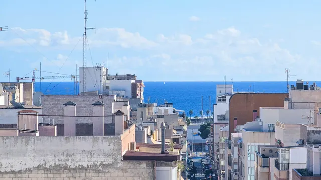Luminoso apartamento con vistas al mar, 2 piscinas y opción de adquirir garaje — Torrevieja — 18