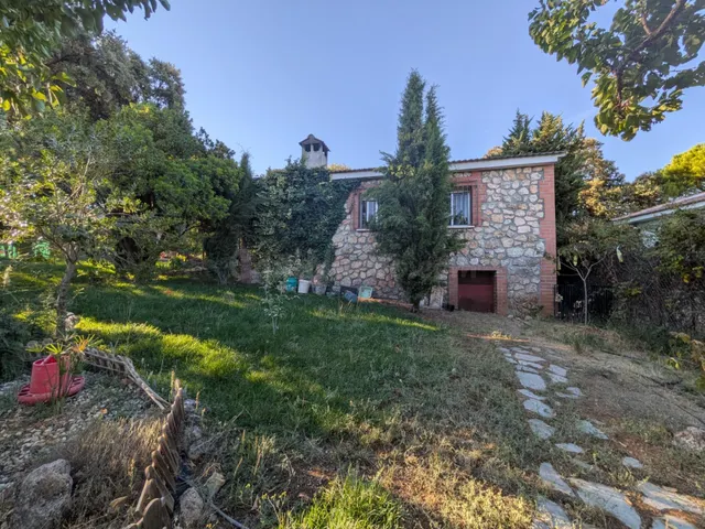 AMPLIO CHALET Urbanización El Mirador de Hontoba (Guadalajara) — 2