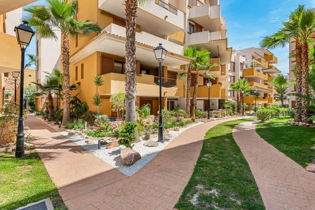 Apartamento en la Planta Baja con Encanto con Vista a la Piscina en Recoleta, Punta Prima — 22