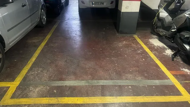 GARAJE EN VENTA EN PASAJE VENTURA FELIU — 8