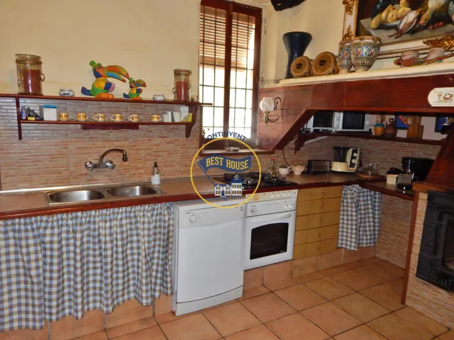 EXCLUSIVA VILLA EN COCENTAINA CON GRAN PARCELA Y BONITA PISCINA. — 27