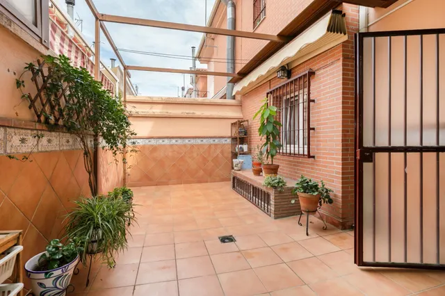 Adosado “Dos en Uno” con apartamento independiente. — 11