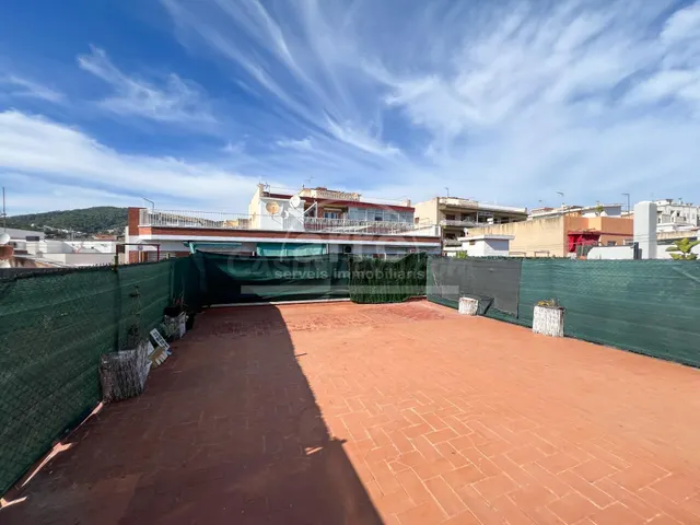 Ático con terraza privada de 60 m2, cerca del mar y de la es