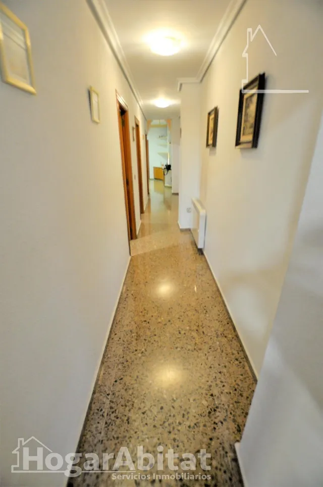 Casa amplia y luminosa con tres terrazas y gran garaje, en el centro — 40