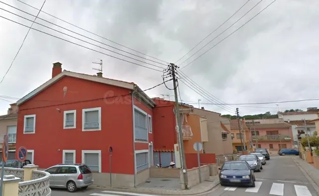 Piso 3 dormitorios en Palamós para inversión con plaza de ga
