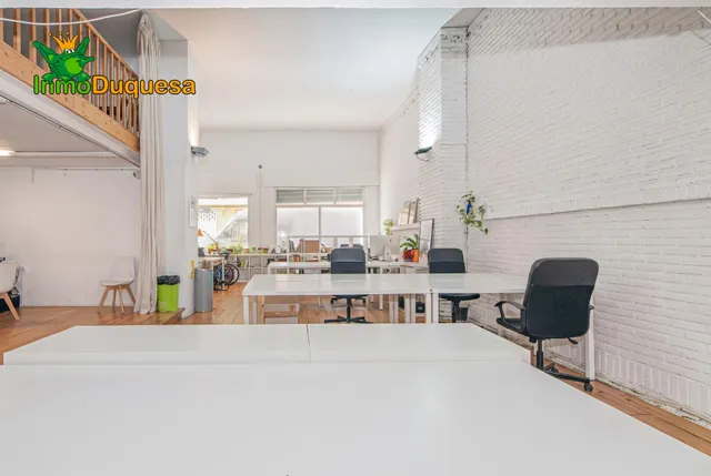 Local comercial de 87 m2 junto a calle Obispo Hurtado. Con doble altura. — 8