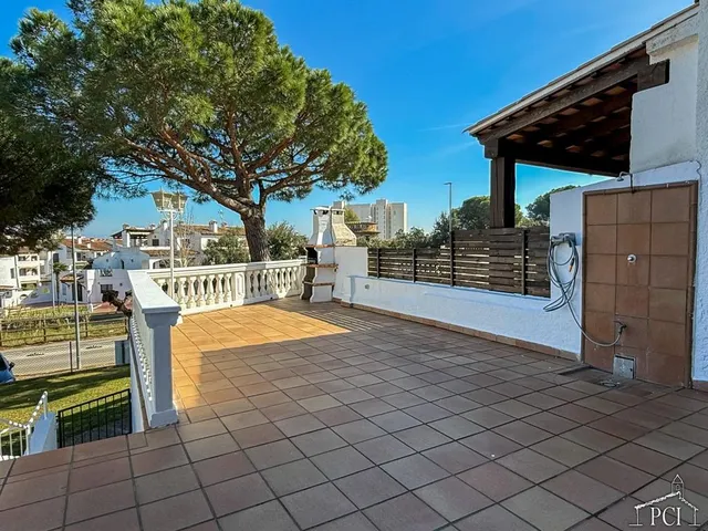 Casa adosada con piscina comunitaria - Sant Antonio de Calonge. — 24