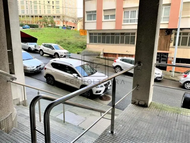 Bajo comercial en Esteiro, Ferrol — 6