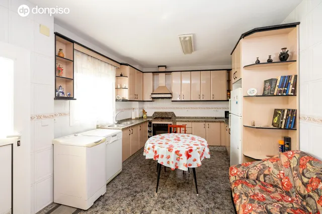 ¡Tu hogar ideal te espera en Moraleda de Zafayona! — 32