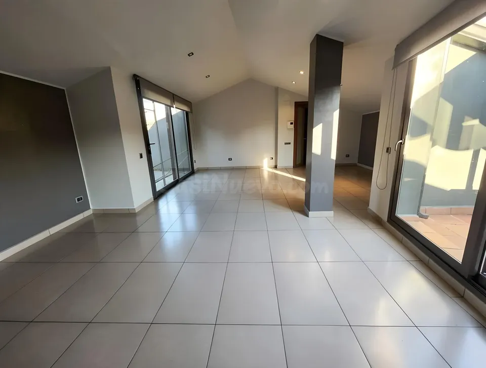 SANT CELONI (CENTRO): GRAN PISO DUPLEX INVERTIDO CON GRANDES TERRAZAS Y AMPLIA PLAZA DE APARCAMIENTO