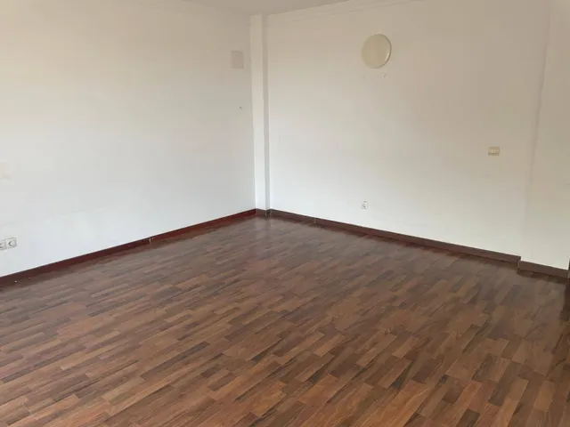 PISO EN VECINDARIO — 7
