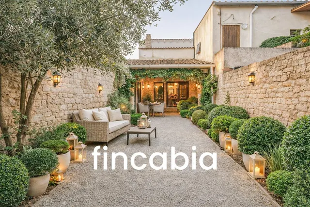 Casa de pueblo en venta en el centro de Riudarenes con patio