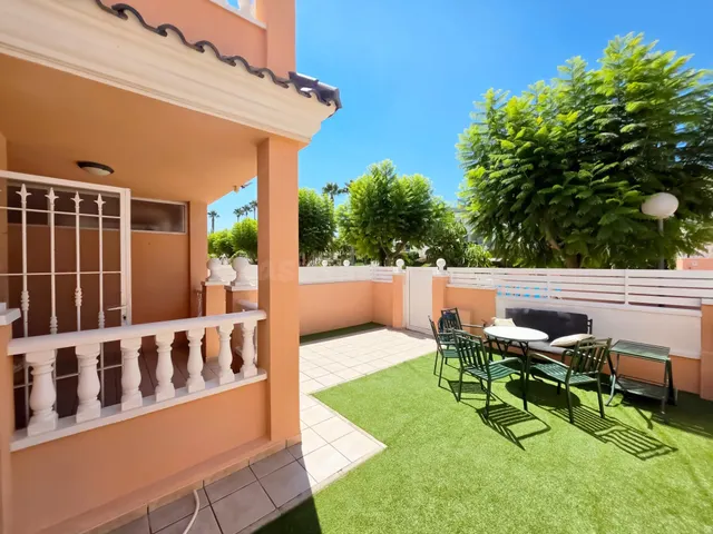Bungalow de 2 plantas con terraza frente a la piscina en Med - foto 2