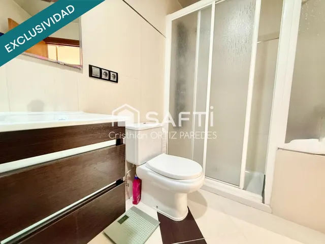 Se vende piso en primera línea con piscina — 8