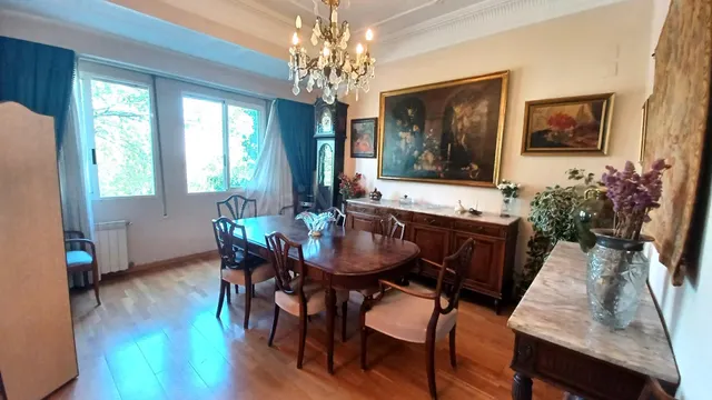 Amplio piso en La Petxina con vistas al río - foto 4
