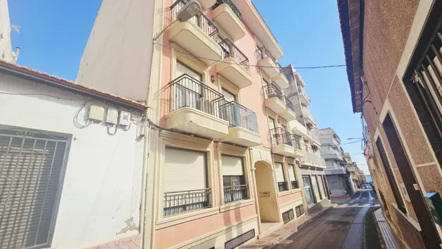 Amplio piso en el centro y a dos minutos de la playa de Guar