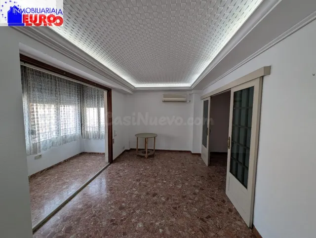 Piso en venta con ascensor en el centro de Tavernes de la Va - foto 2