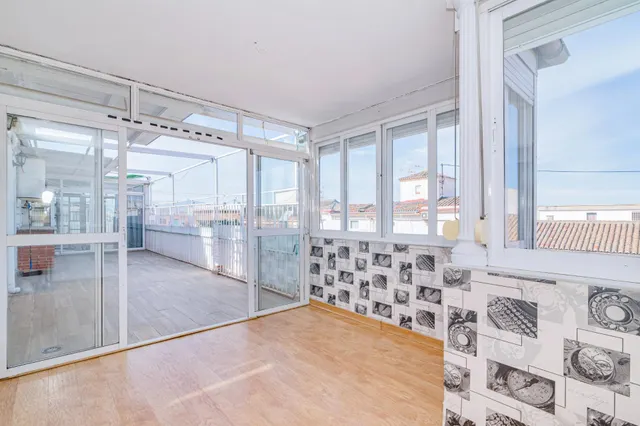Atico muy amplio con gran terraza en Arabial — 31