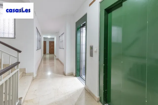 Piso con terraza y gran potencial junto a Camino de Ronda — 31