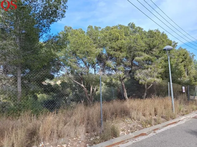 Terreno urbano en la urbanización Els Jardins, Cunit - foto 2