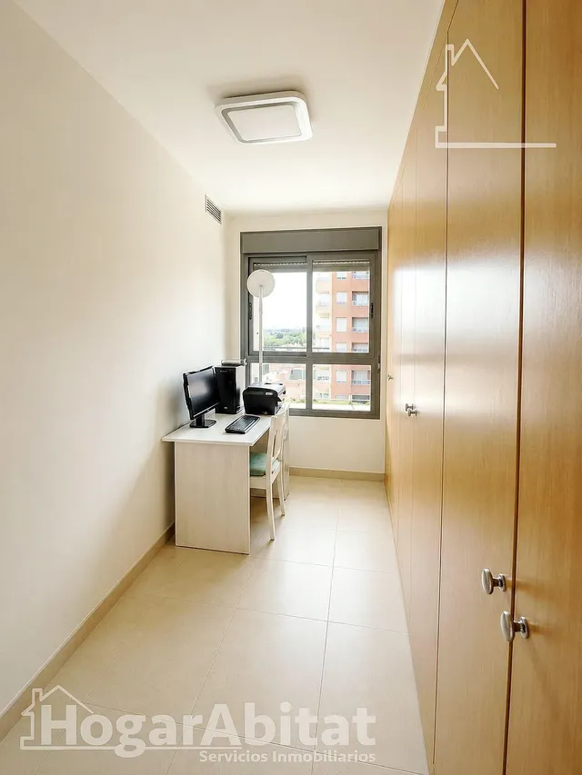 MUY AMPLIO Y EXTERIOR EN RESIDENCIAL CON GARAJE, TERRAZA Y PISCINA — 27
