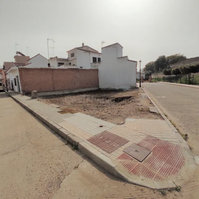 SOLAR DE ESQUINA EN GUILLENA, SEVILLA. - foto 4