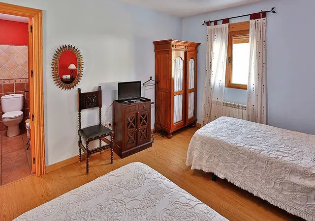 RESTAURANTE Y CASA RURAL EN VENTA O TRASPASO, LA SANTA ESPINA (VALLADOLID) — 22