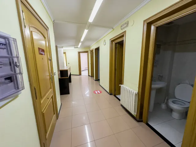 Primera Planta en Venta en Calle de la Reina — 20