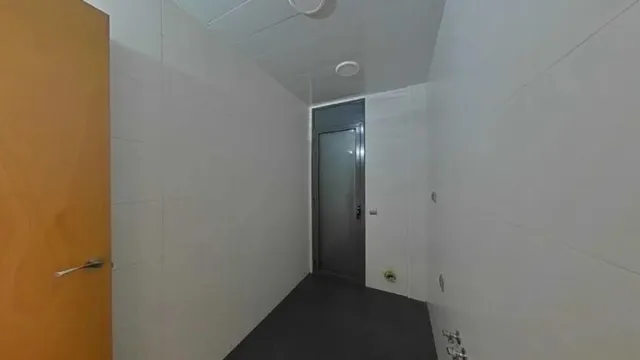 Gran casa con garaje y piscina — 28