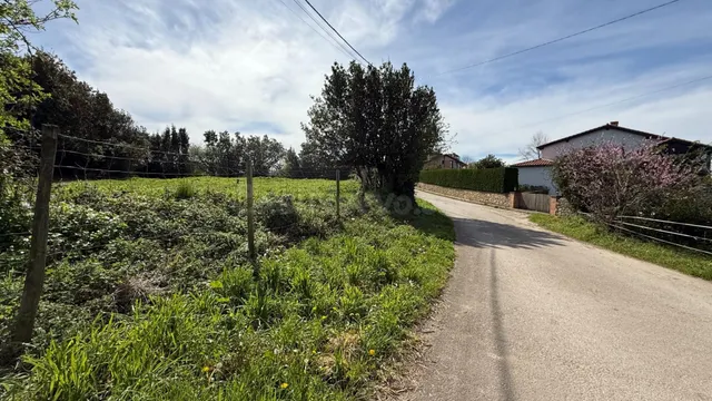 ¡Oportunidad Única! Finca Urbana de 1.855 m2 junto a San Vic - foto 2