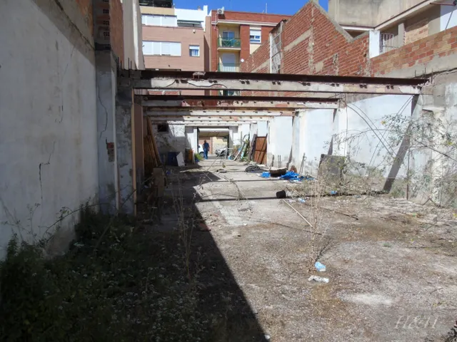 Se vende solar edificable en Zona Concordia.  / H H Asesores,  Inmobiliaria en Burjassot/ — 3