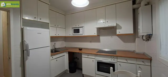 Piso reformado con patio privado en el centro de Aranda de Duero — 10