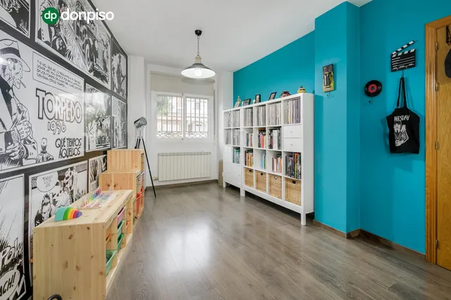 ¡Tu nuevo hogar te espera en Churriana de la Vega! Casa adosada con patio, garaje y futura parada de metro a pocos pasos. — 4