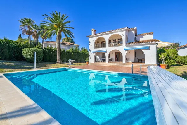 Chalet 5 habitaciones 337m² en venta - Costa Del Sol